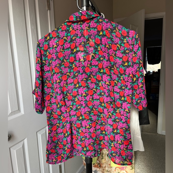 *SOLD* Vintage Notations floral short sleeve button up with collar - Picture 6 of 7